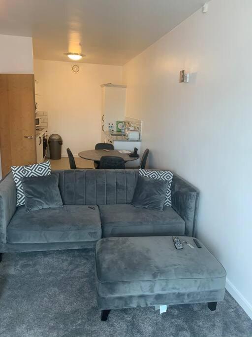 Recently Refurbished Apt Central Mk Free Parking Milton Keynes Bagian luar foto